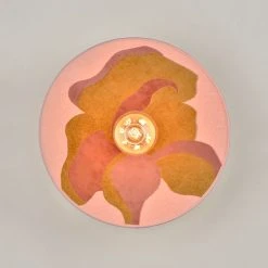 Market Set Applique En Métal, Velours Et Lin H40cm Pivoine - Sonia Laudet Nostalgia -SEMA DESIGN Boutique 623149 FRN02 WEB